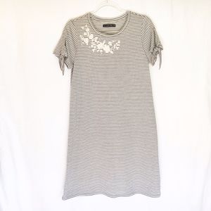 Abercrombie & Fitch: Grey/White T-Shirt Dress
